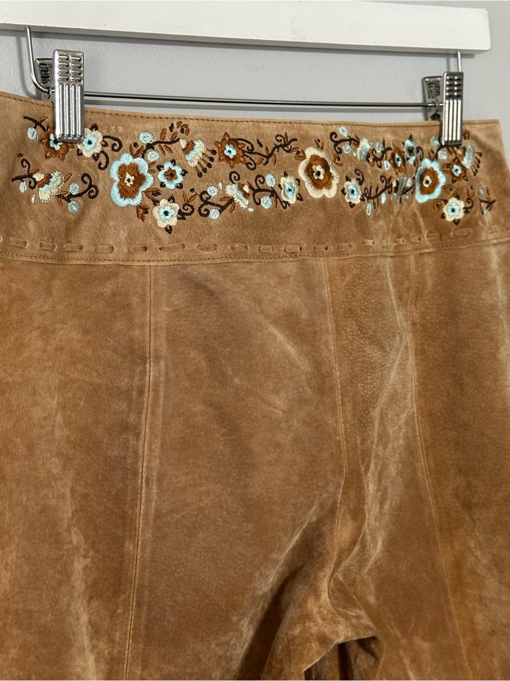Vintage Wilson’s Leather Suede Embroidered Pants Size 8 Y2K - Picture 3 of 8